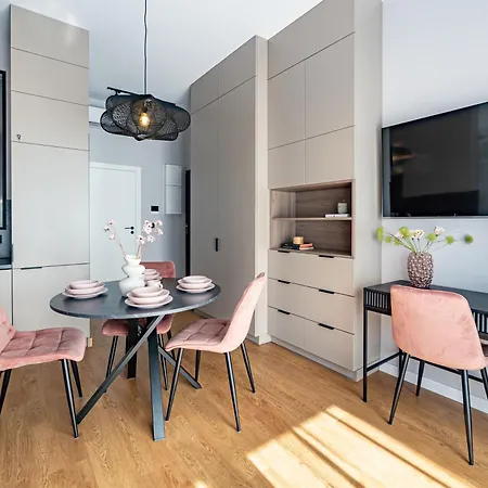 Rentplanet - Dmowskiego * 弗罗茨瓦夫