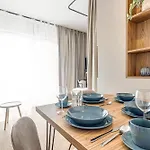 Rentplanet - Dmowskiego *
