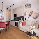 Apartment Rentplanet - Dmowskiego
