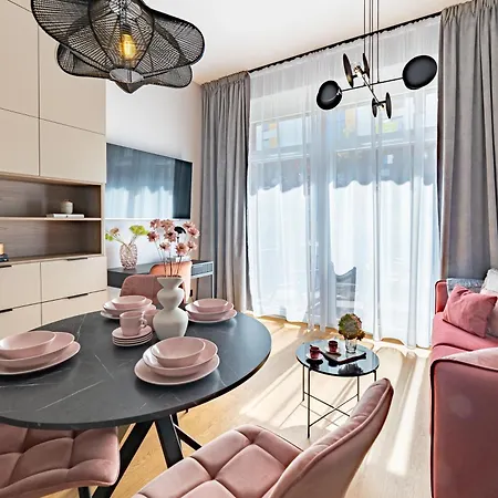 Rentplanet - Dmowskiego Apartman *