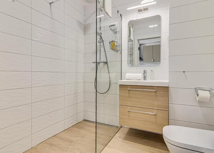 Rentplanet - Dmowskiego Apartment