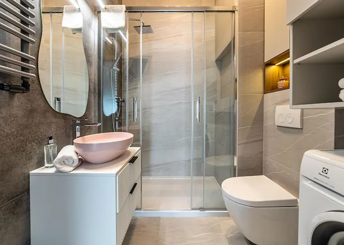 Rentplanet - Dmowskiego Apartment