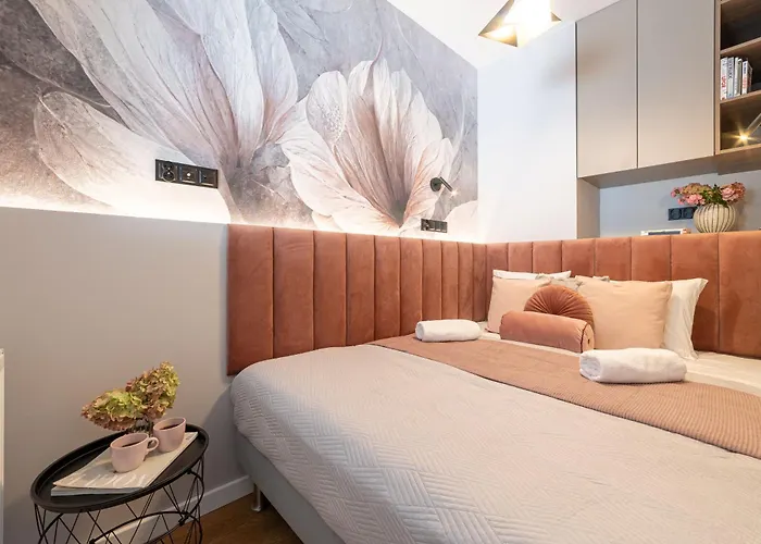 Rentplanet - Dmowskiego Apartment